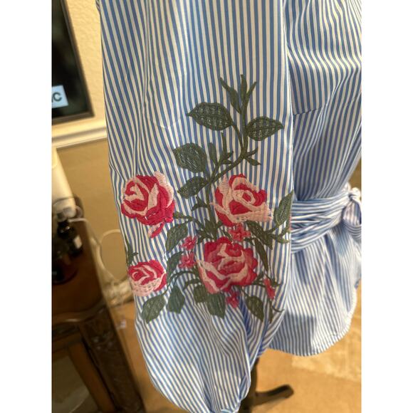 Women’s I.N.C. Embroidered Floral Wrap Top. Size Medium. - Picture 2 of 3